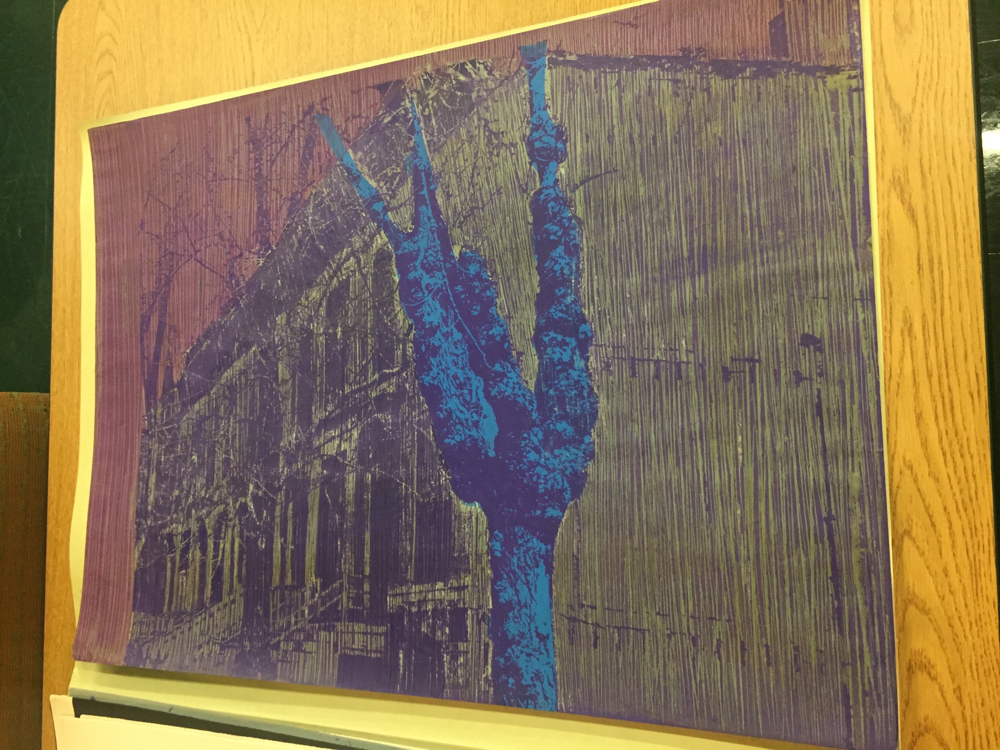 Jose Williams. “East 38th Street,” 1975. A tree (in blue) stands starkly against a distant row of buildings (in yellow). Courtesy of Illinois Institute of Technology, Paul Galvin Library, Special Collections .