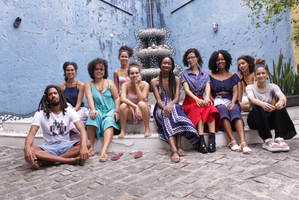 Image: As part of “Perto de La <> Close to There” in Bahia, Alexandria Eregbu and Aislane Nobre led a natural textile tie and dye workshop at Casa Rosada, in Salvador, Brazil, on February 8, 2020. Photo by Marina Resende Santos.