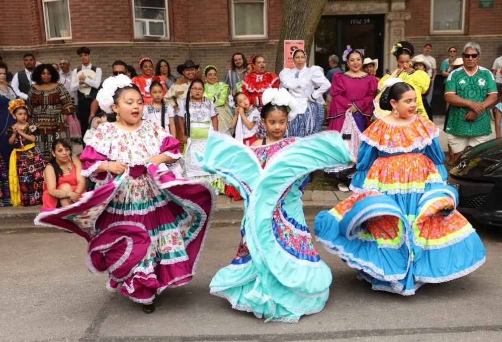 Ballet Folklórico de Chicago dancers perform at Calaveras Block Party. Photo by Felix Fregoso.